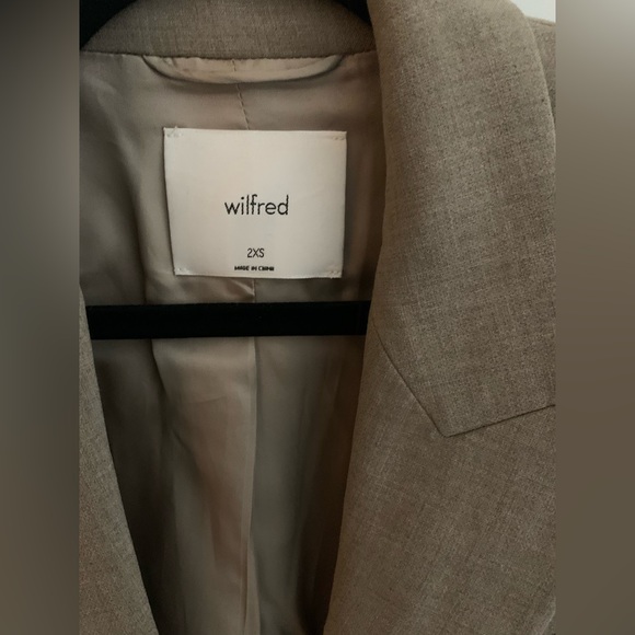 Aritzia oversized Blazer (Wilfred) - Picture 3 of 4